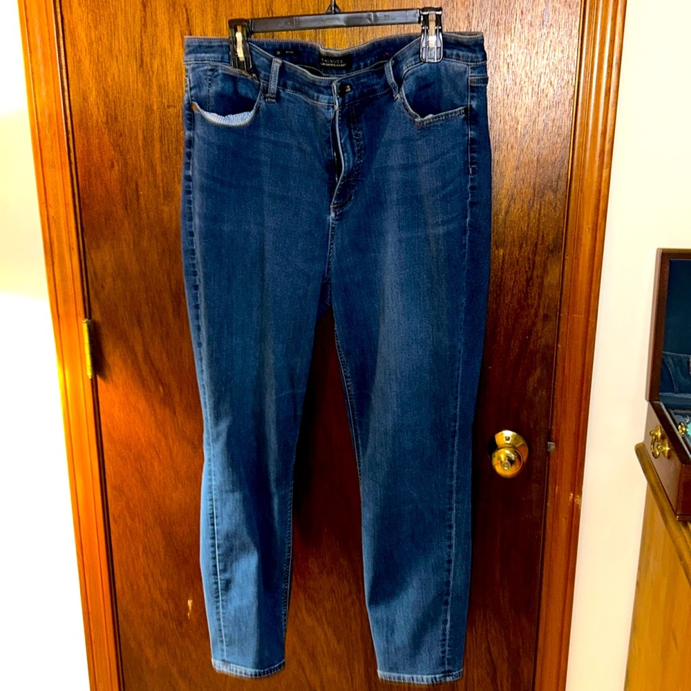 Talbots Flawless Five Pocket Jegging, size 18, inseam is 27 inches